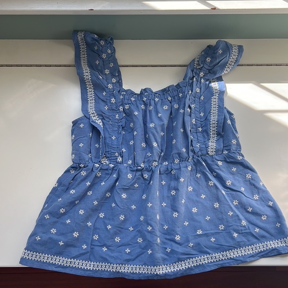 Old navy embroidered floral top medium - Picture 3 of 5